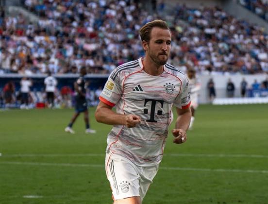 هاري كين يقود بايرن ميونخ للفوز على هوفنهايم برباعية في الدوري الألماني 