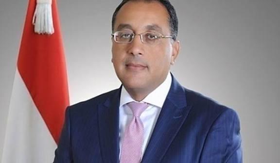 رئيس الوزراء يُغادر إلى نيويورك لترؤس وفد مصر في مؤتمر "حل الدولتين"