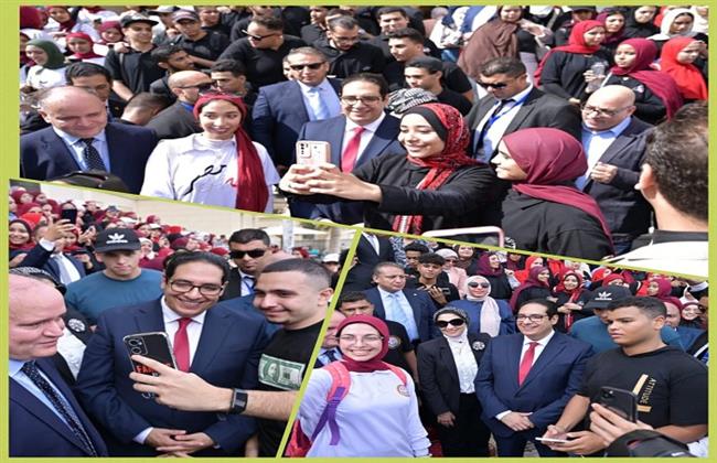 تزامنًا مع انطلاق العام الدراسي الجديد.. رئيس جامعة القاهرة يشارك الطلاب "جيم بياردو" 
