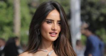 زينة تشوق جمهورها لمسلسل "ورد وشيكولاته" قبل عرضه