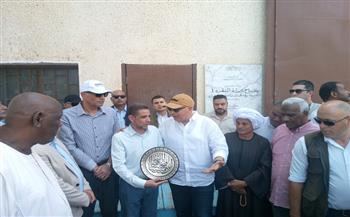 وزير الري ومحافظ أسوان يتفقدان محطة ري رقم 1 بمشروع وادى النقرة لدعم صغار المزارعين