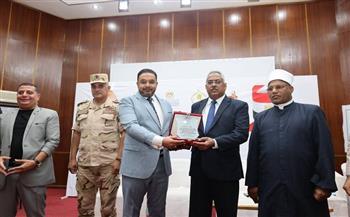 السكرتير العام لمحافظة البحر الأحمر يشهد تدشين مبادرة "صحح مفاهيمك" بالغردقة 