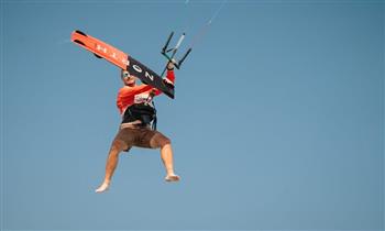 انطلاق مهرجان الجونة للألعاب المائية "wakeboard  kite surf"| صور 