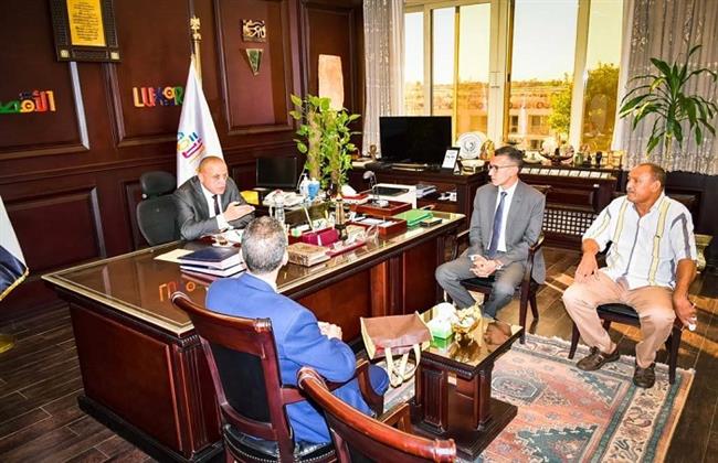 محافظ الأقصر يبحث سبل التعاون مع الهيئة العامة للاستعلامات لدعم القضايا الوطنية والترويج السياحي
