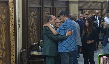 أحمد بدير ومحمد الصاوي وأحمد سلامة يساندون أحمد صيام في عزاء شقيقته