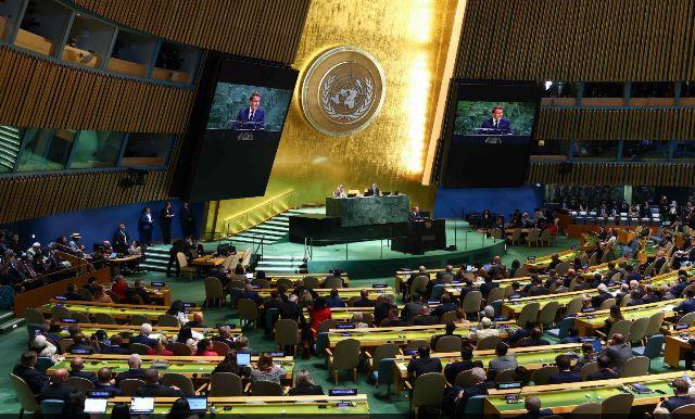 ماكرون يشيد بجهود مصر في العمل على وقف إطلاق النار وإدخال المساعدات لأهالي غزة