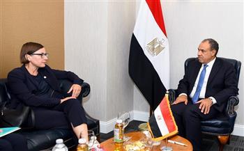 عبد العاطي يؤكد لرئيسة اللجنة الدولية للصليب الأحمر أهمية الضغط على إسرائيل لوقف انتهاكاتها في غزة