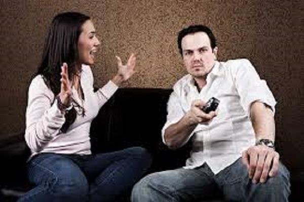 5 شكاوى متكررة تكشف كسل زوجك وعدم مسئوليته.. تعرفي عليها