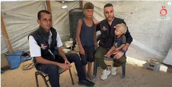 تلبية لندائهما.. طفلا طريق الرشيد في أحضان اللجنة المصرية لإغاثة أهالي غزة