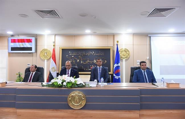 ندوة بالسويس لاستعراض قانون العمل الجديد.. وجبران يؤكد: يحقق التوازن بين كل الأطراف