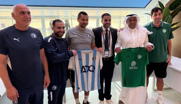 كأس إنتركونتيننتال.. بيراميدز وأهلي جدة يتبادلان الهدايا التذكارية