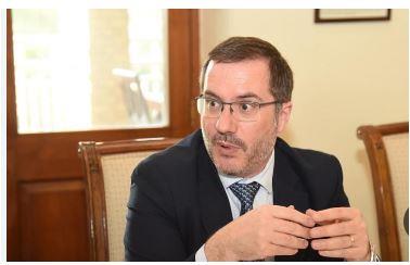 السفير البريطاني لدى مصر: اعترافنا بدولة فلسطين خطوة نحو مسار السلام 