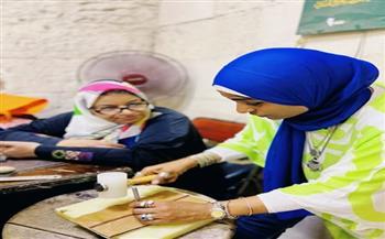 ورشة فنية عن المشغولات الجلدية بوكالة الغوري