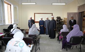 مدير الجامع الأزهر يتفقد اختبارات العلوم الشرعية والعربية بالجامع الأزهر 