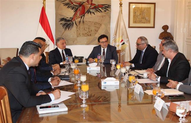 وزير الثقافة ومحافظ الإسماعيلية يبحثان ترتيبات الاحتفال بعام أم كلثوم  والمهرجان الدولي للفنون الشعبية