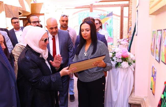 وزيرة التضامن تفتتح تطوير ورفع كفاءة دور "أبي" و"أمي" بالباقيات الصالحات لرعاية كبار السن