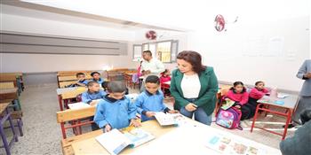 نائب محافظ البحر الأحمر تشهد الطابور الصباحي بعدد من مدارس الغردقة