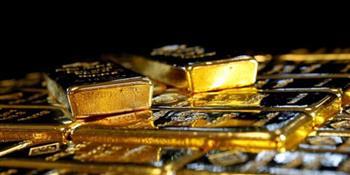 الذهب يستقر قرب ذروة تاريخية مع تراجع الدولار وترقب خطاب باول