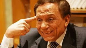 الزعيم عادل إمام يشارك جمهوره بصورة من أرشيف الذكريات 