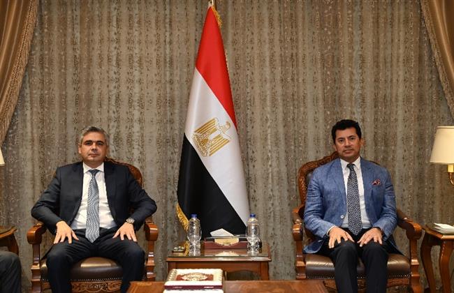 وزير الرياضة يبحث استضافة الفعاليات الدولية للفروسية وبرامج التطوير