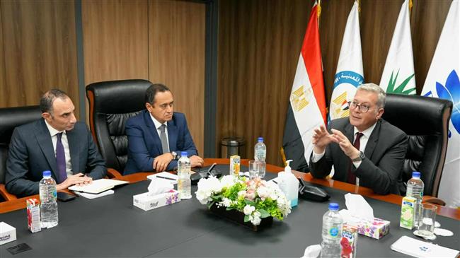 وزير البترول يتابع تطور إنتاج حقول شركة الفرعونية ببورسعيد