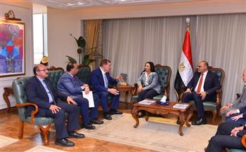 في لقاء مع وزيري العمل والتضامن .."تسوية ودية" و"تعويض" للعاملة التي فقدت طفلتها الرضيعة