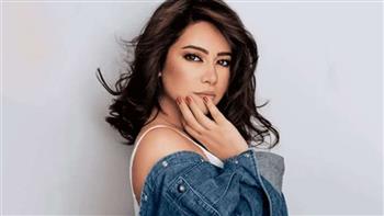 هشام عباس يوجه رسالة لشيرين عبدالوهاب: "أنتِ حالة نادرة كل 100 سنة"
