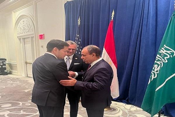 وزير الخارجية يؤكد لنظيره الأمريكي ضرورة تكثيف الجهود لوقف نزيف الدماء ومنع تهجير الفلسطينيين