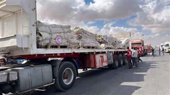 الهلال الأحمر يطلق قافلة «زاد العزة» الـ 42 محملة بنحو 3400 طن مساعدات إنسانية إلى غزة