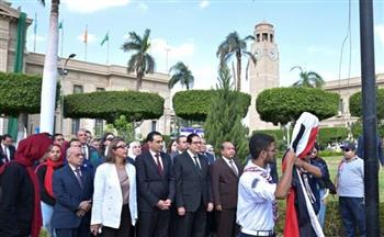 فى بداية العام الدراسى الجديد بجامعة القاهرة..  د. عبدالصادق يجرى حوارا مفتوحا مع الطلاب