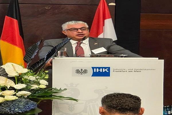 رئيس اقتصادية قناة السويس يلتقي مسؤولين ومستثمرين ألمان لتعزيز فرص الشراكة والتعاون  