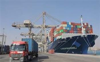 الرسوم الجمركية تهبط بالصادرات والواردات الأمريكية خلال أغسطس الماضي  