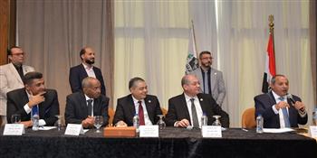 محافظ بورسعيد يشهد افتتاح دورة تدريبية لتأهيل أعضاء الجمعيات التعاونية الإسكانية لعدد من المحافظات