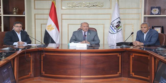 السكرتير العام لبني سويف يترأس اجتماع لجنة متابعة تطوير العقارات وتحسين الخدمات