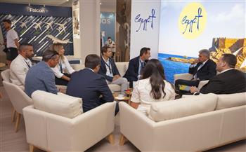 وزير السياحة يواصل لقاءاته المهنية مع مسئولي اللجان الدولية المتخصصة في اليخوت