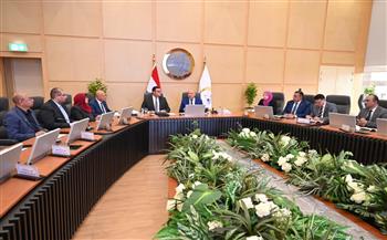 وزيرا الصناعة والإسكان يبحثان ترفيق المناطق الصناعية تمهيدًا لطرح الأراضي في ديسمبر