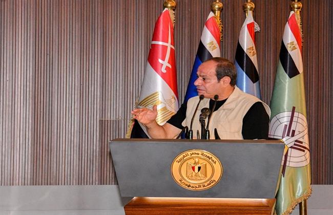 السيسي يتابع الأنشطة التدريبية لطلاب الأكاديمية العسكرية المصرية داخل القيادة الاستراتيجية