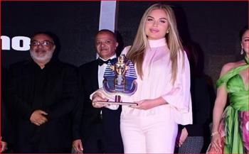 نيكول سابا عن تكريمها في مهرجان الغردقة.. «فخورة جدًا»