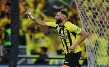 الكلاسيكو السعودي.. كريم بنزيما يقود هجوم اتحاد جدة في مواجهة النصر المتصدر  