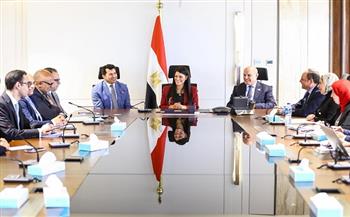 وزيرا الرياضة والتخطيط ورئيس النيابة الإدارية يبحثون تجربة التصويت الإلكتروني بالانتخابات