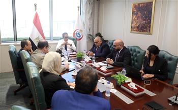 وزير الصحة يتابع تطورات المشروع القومي للرعايات والحضانات والطوارئ