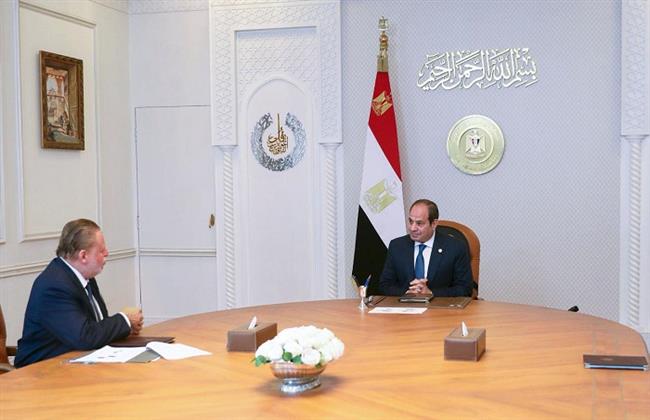 الرئيس السيسي يلتقي محافظ البنك المركزي