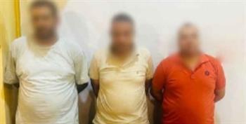 القبض على 3 أشخاص لبيع خطوط محمول مُفعلة ببيانات آخرين في القاهرة 