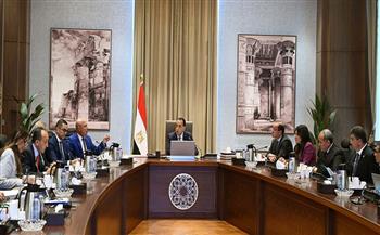 رئيس الوزراء يتابع الموقف التنفيذي لمشروعات القطار الكهربائي السريع والمونوريل