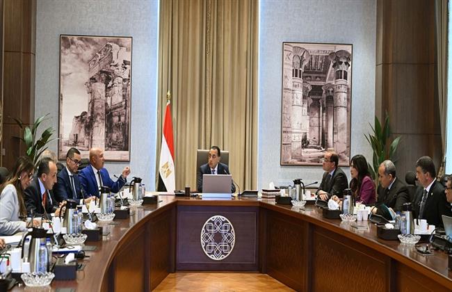 رئيس الوزراء يتابع الموقف التنفيذي لمشروعات القطار الكهربائي السريع والمونوريل