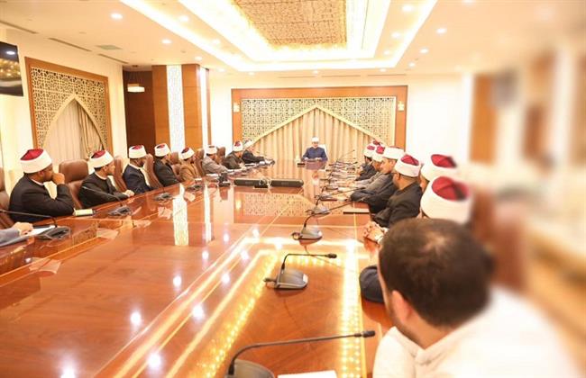 مفتي الجمهورية يناقش خطط تطوير المشروعات العلمية والبحثية لخدمة المجتمع وقضاياه المعاصرة