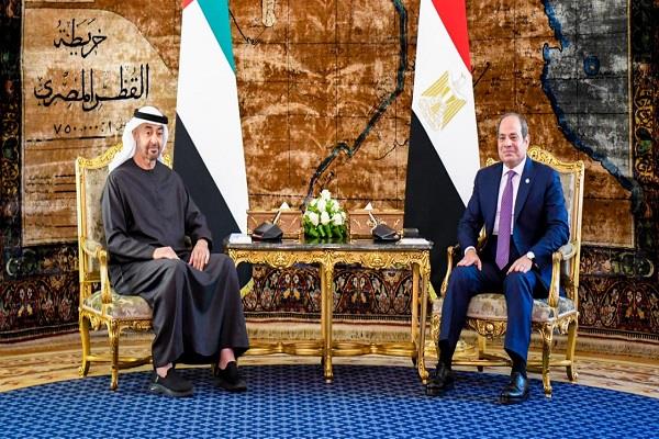 الرئيس السيسي يلتقي بنظيره الإماراتي ويؤكد متانة العلاقات المشتركة بين البلدين