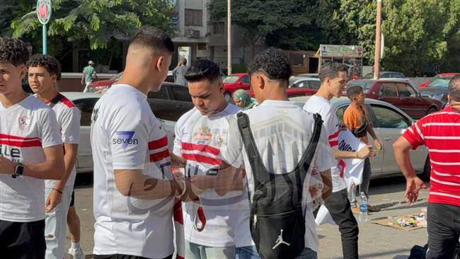 القمة 131.. جمهور الزمالك يبدأ في التوافد على استاد القاهرة| صور