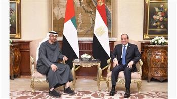 الرئيس السيسي يستقبل الشيخ محمد بن زايد بمطار القاهرة 
