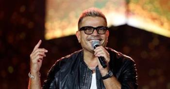 عمرو دياب يتألق في حفله بالأهرامات